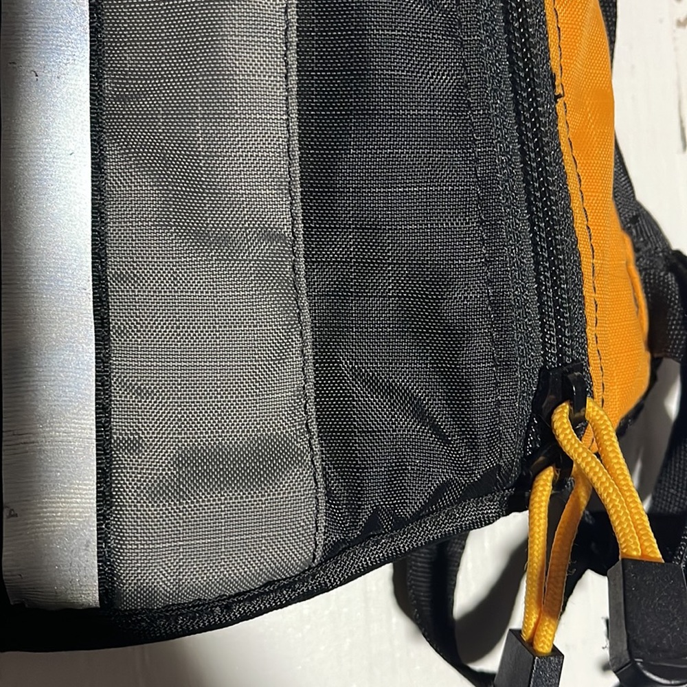 Camelbak Rocket Hydration Hiking Backpack - image 4